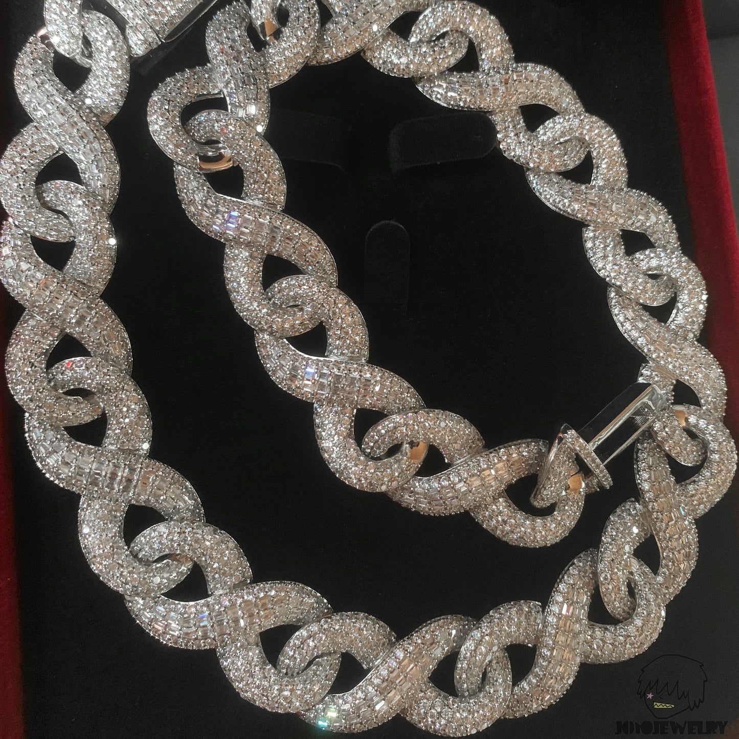 18mm Infinite Loop Moissanite Cuban Link Chain – 925 Sterling Silver